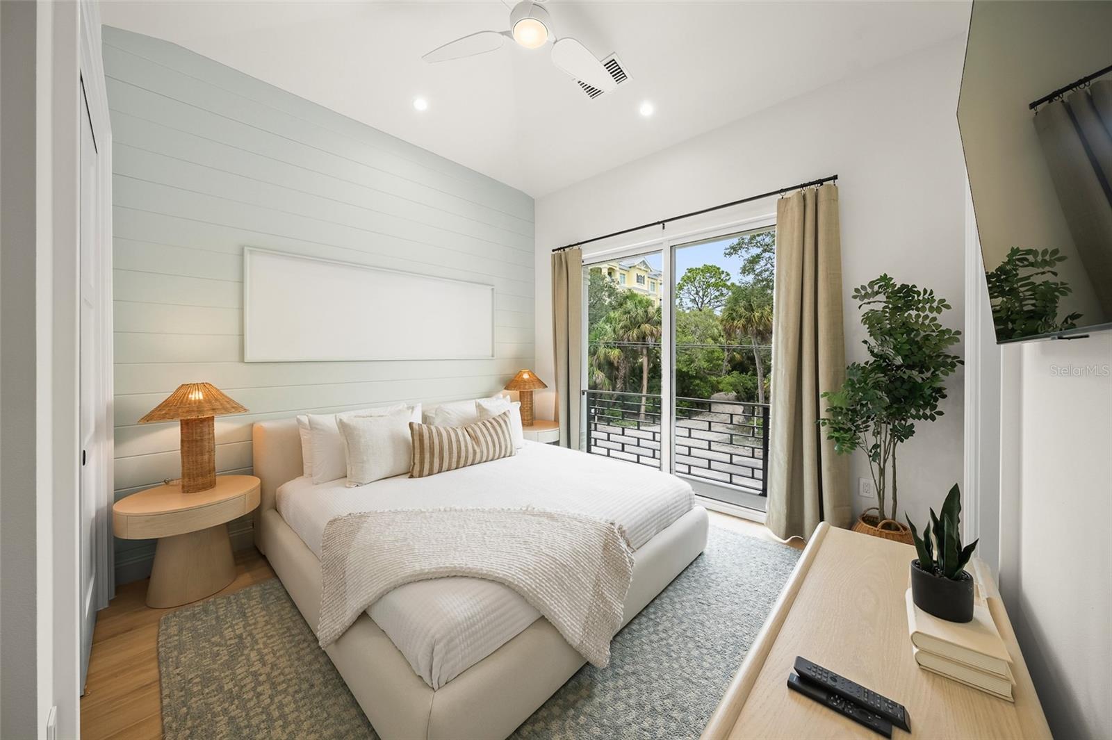 A4660324 Property Photo