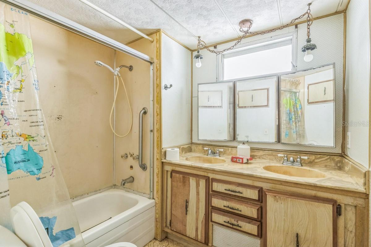 A4660325 Property Photo