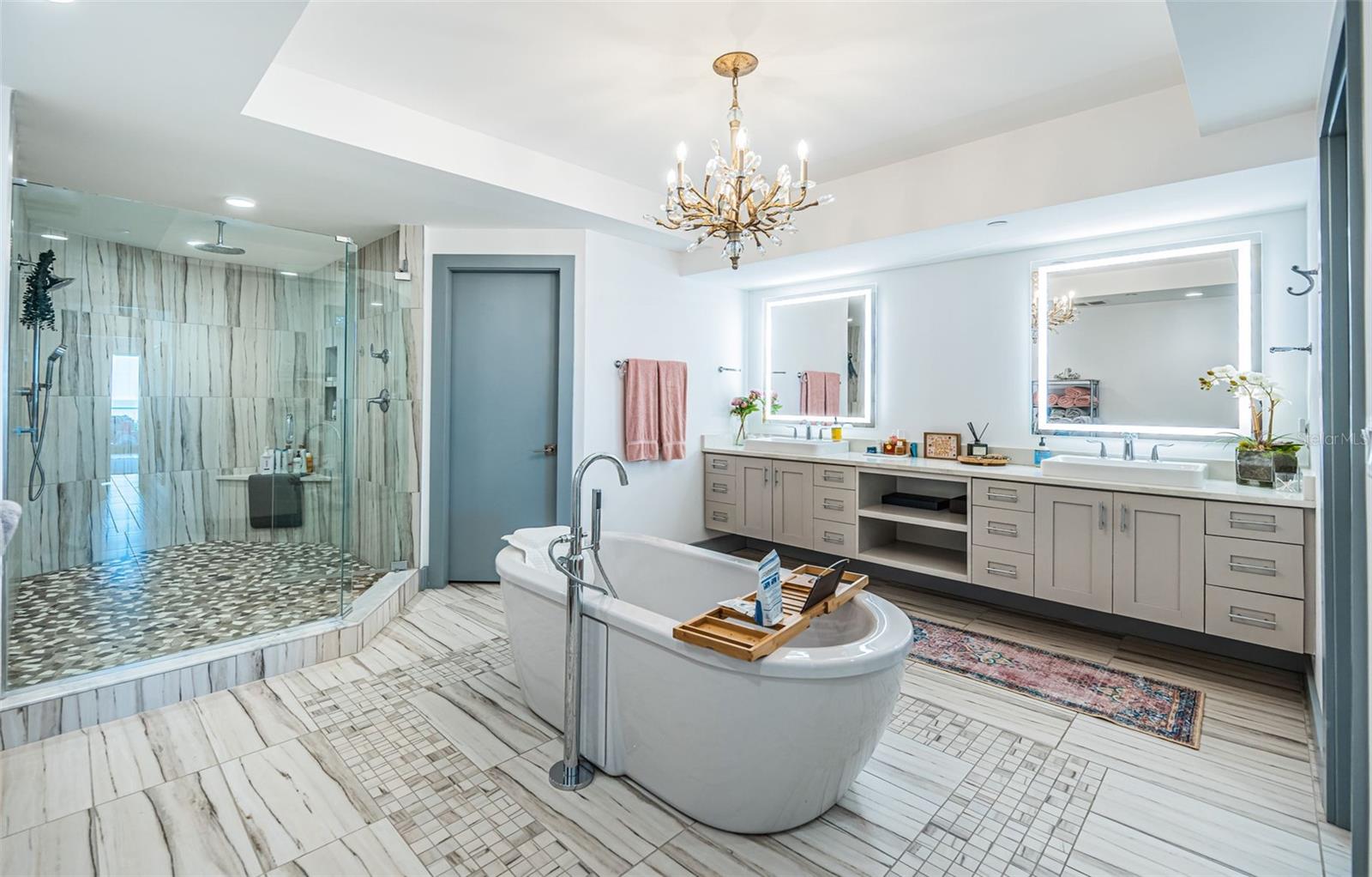 TB8412005 Property Photo