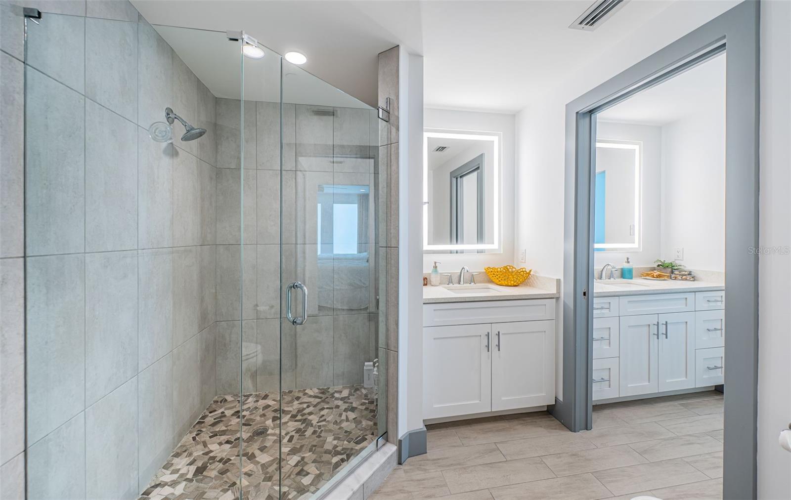 TB8412005 Property Photo