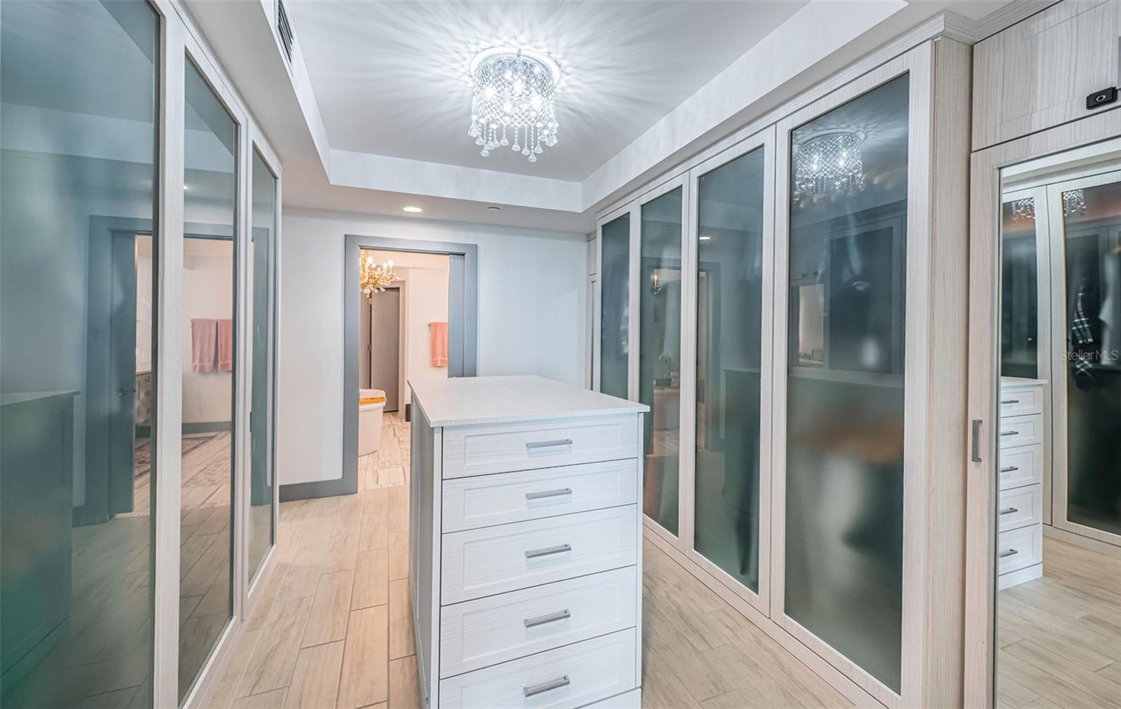 TB8412005 Property Photo