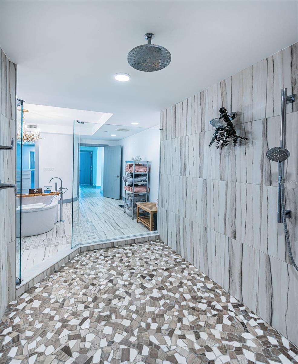 TB8412005 Property Photo