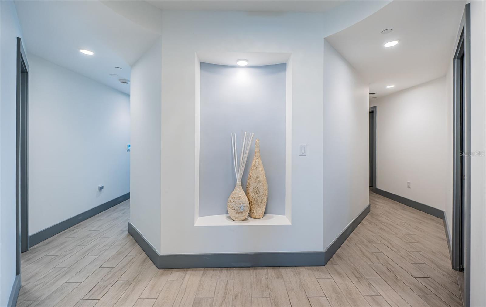 TB8412005 Property Photo