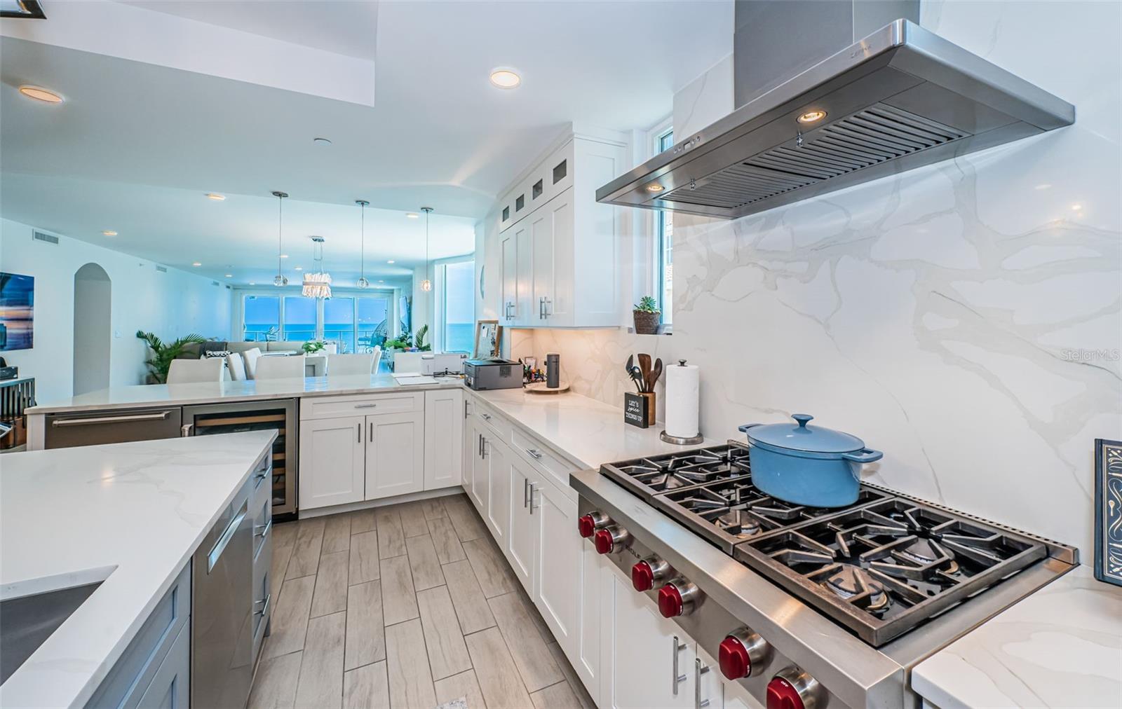 TB8412005 Property Photo