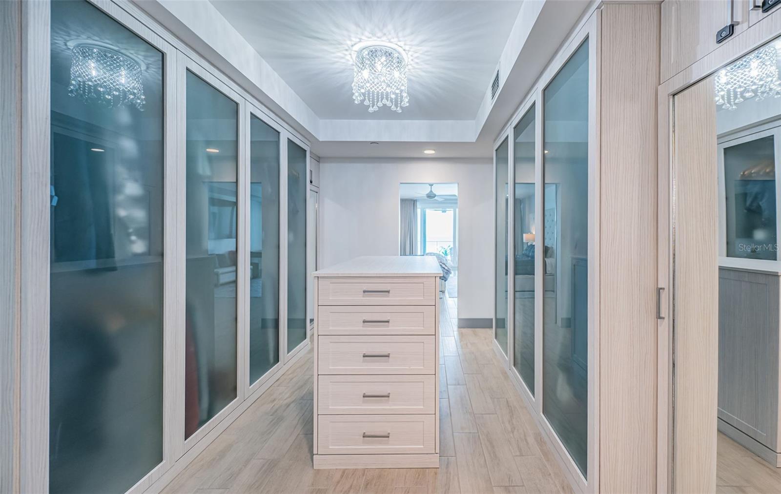 TB8412005 Property Photo