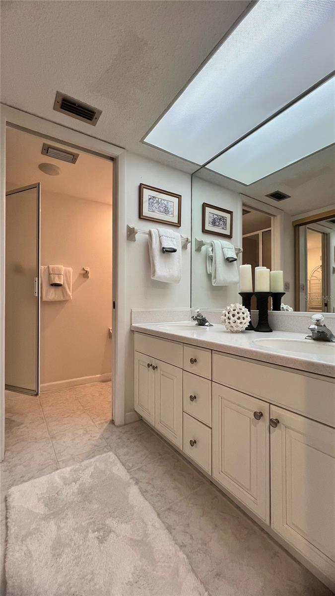 19111 VISTA BAY DR #211, INDIAN SHORES, FL, 33785