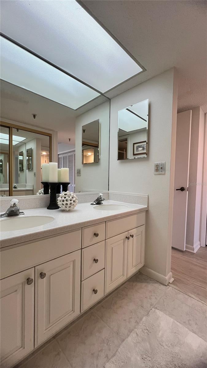 19111 VISTA BAY DR #211, INDIAN SHORES, FL, 33785