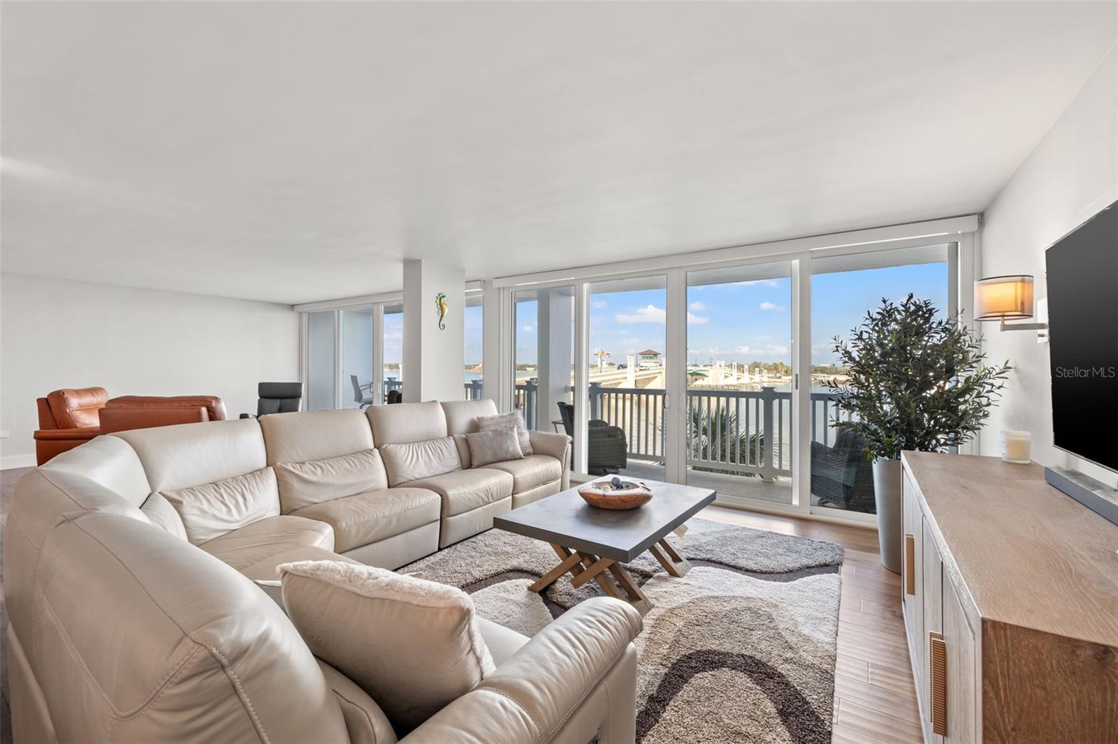 500 TREASURE ISLAND CSWY #308, TREASURE ISLAND, FL, 33706