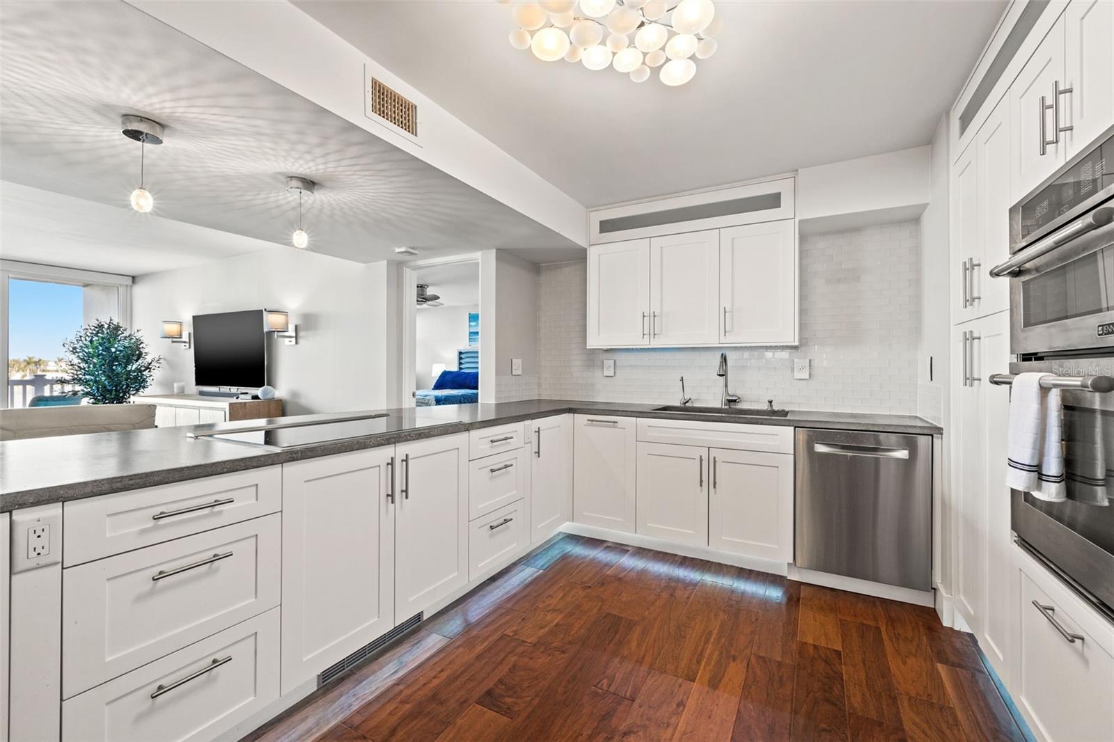 500 TREASURE ISLAND CSWY #308, TREASURE ISLAND, FL, 33706