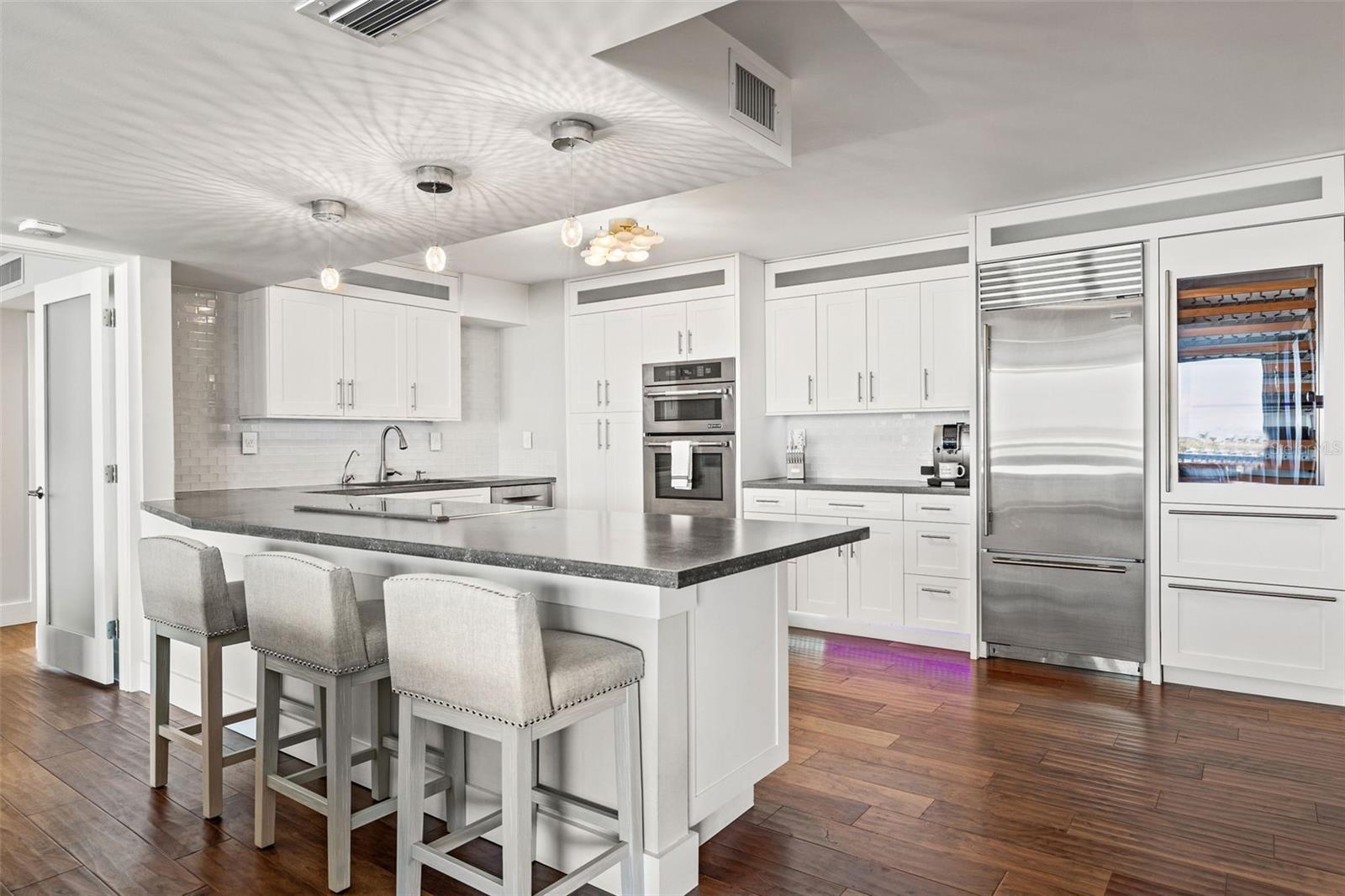 500 TREASURE ISLAND CSWY #308, TREASURE ISLAND, FL, 33706