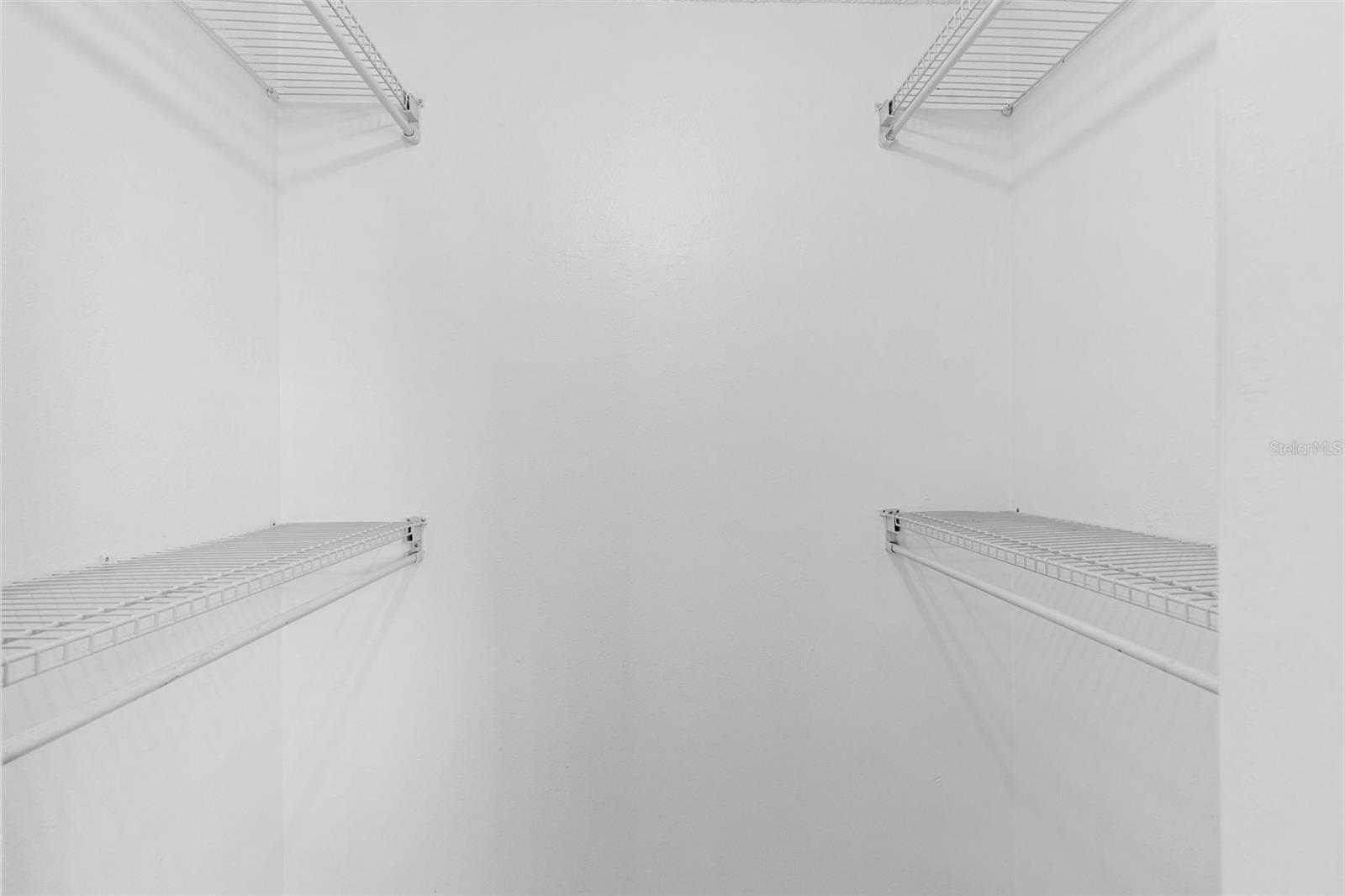Walk -in Closet