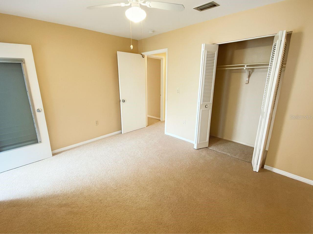 TB8412180 Property Photo