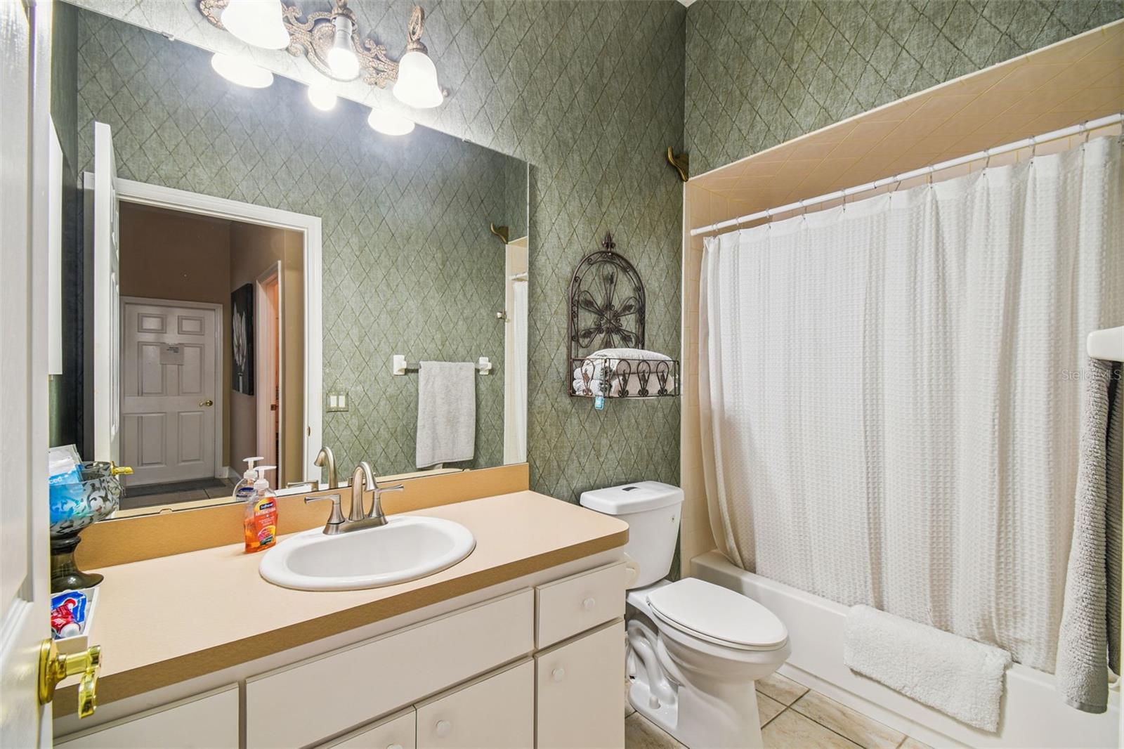 W7877730 Property Photo