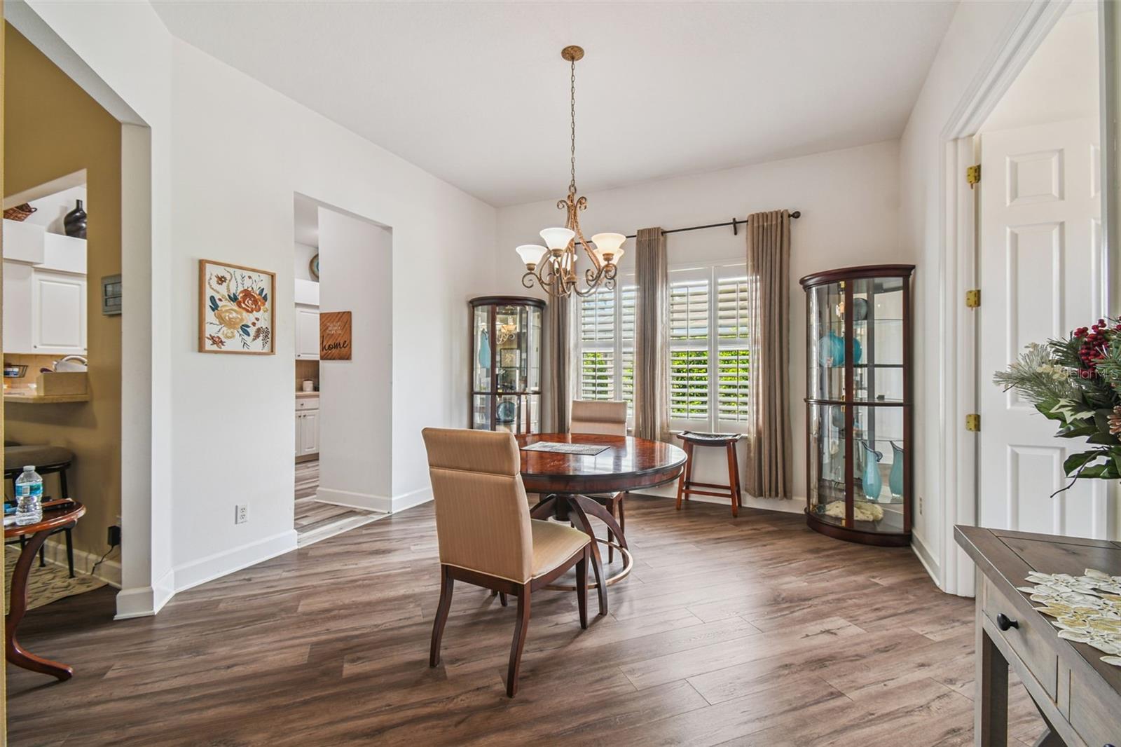 W7877730 Property Photo