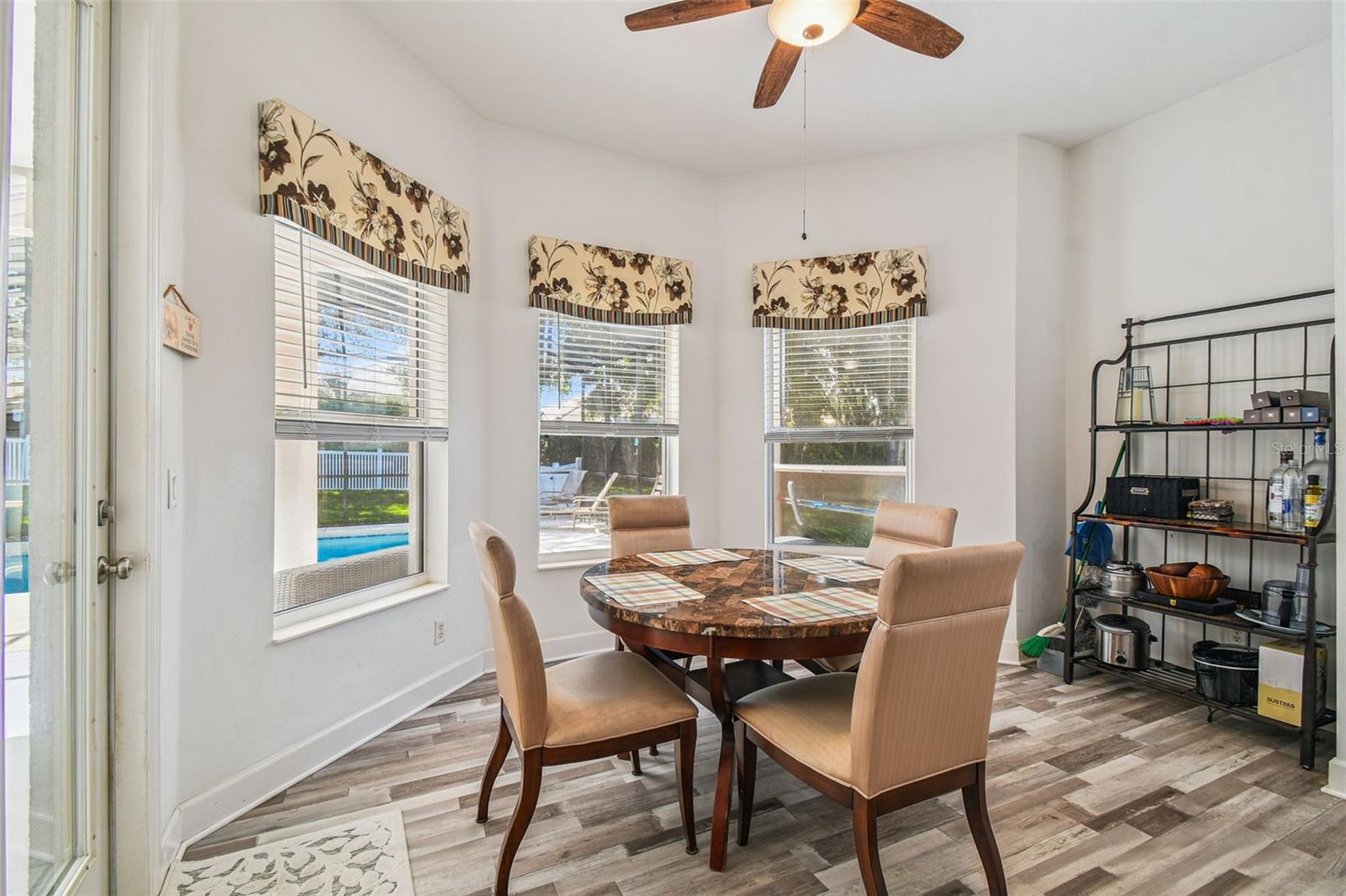W7877730 Property Photo