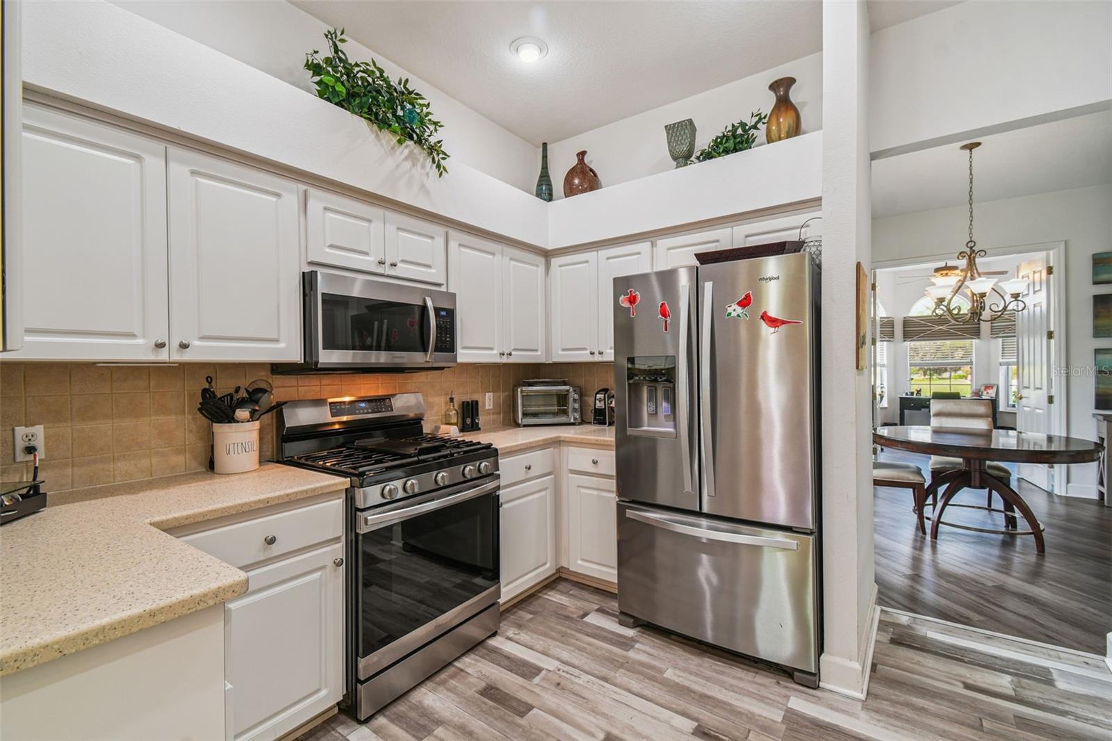 W7877730 Property Photo