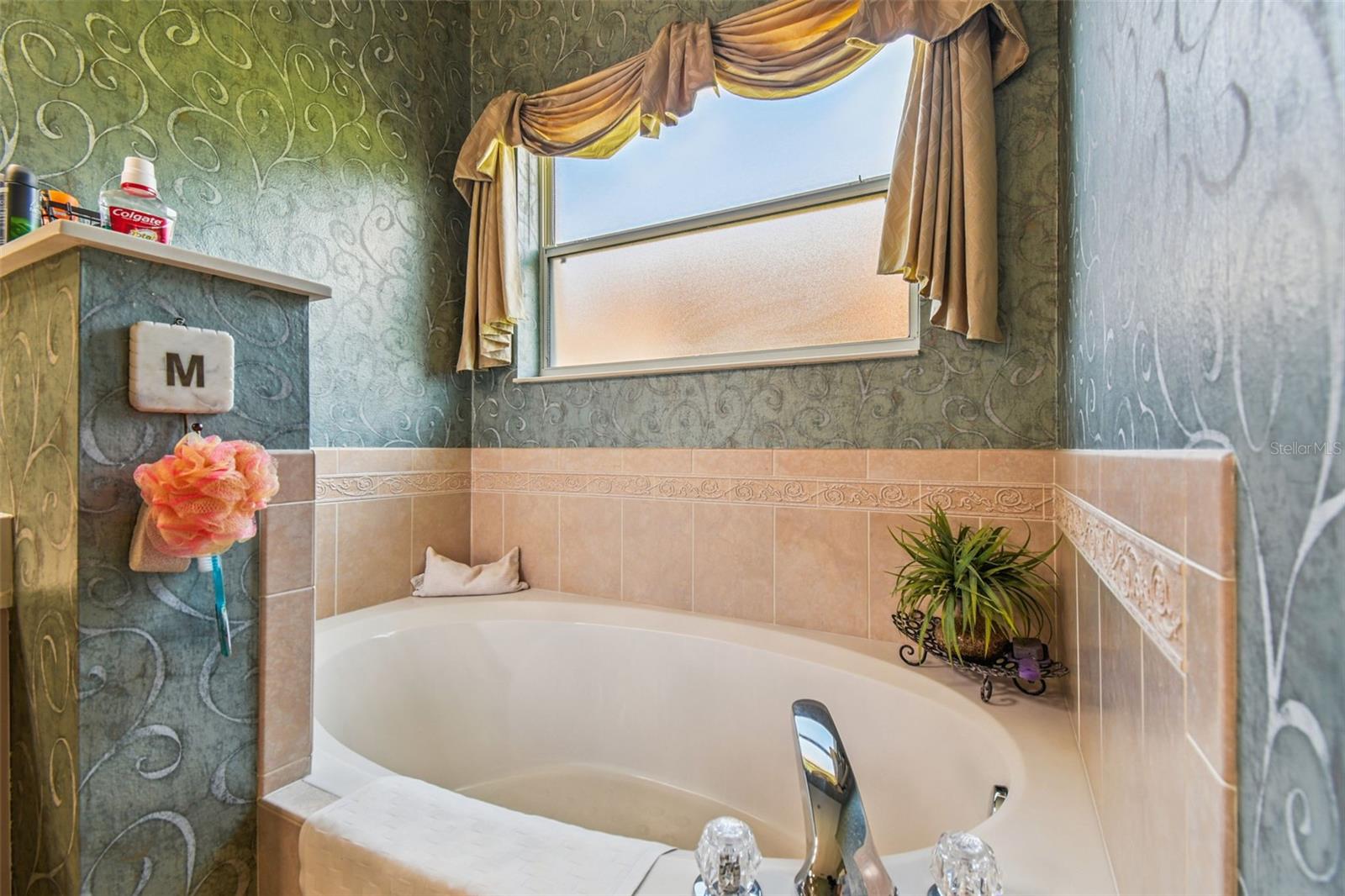 W7877730 Property Photo