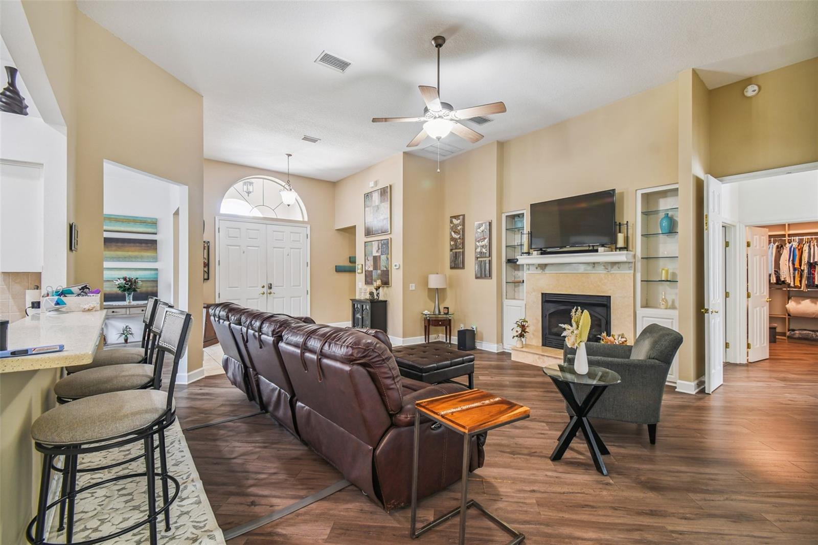 W7877730 Property Photo