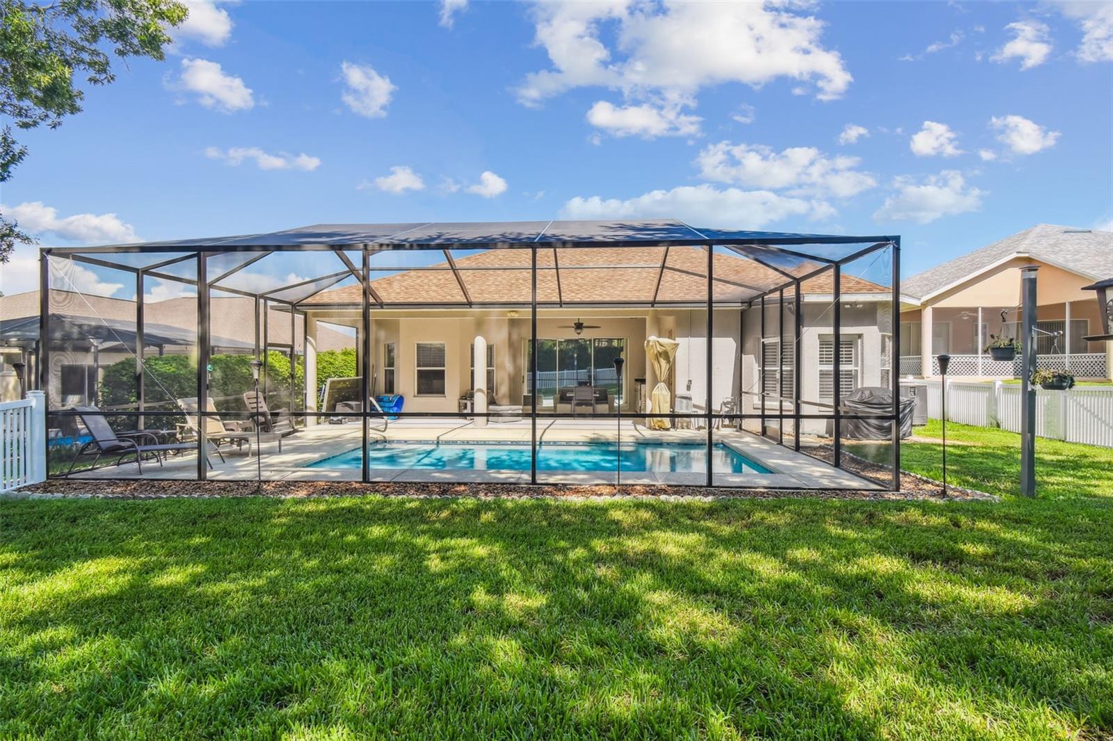 W7877730 Property Photo