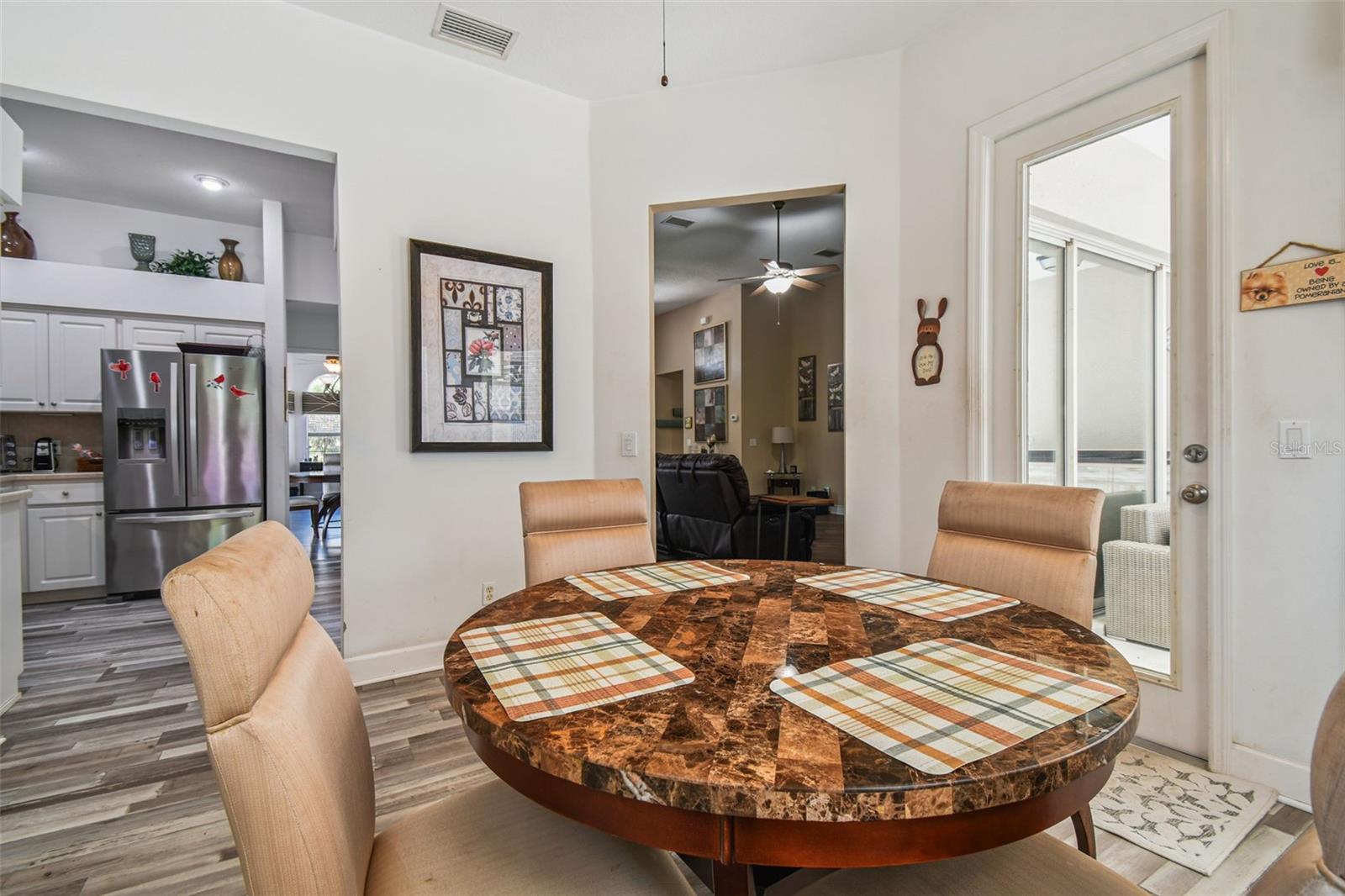 W7877730 Property Photo