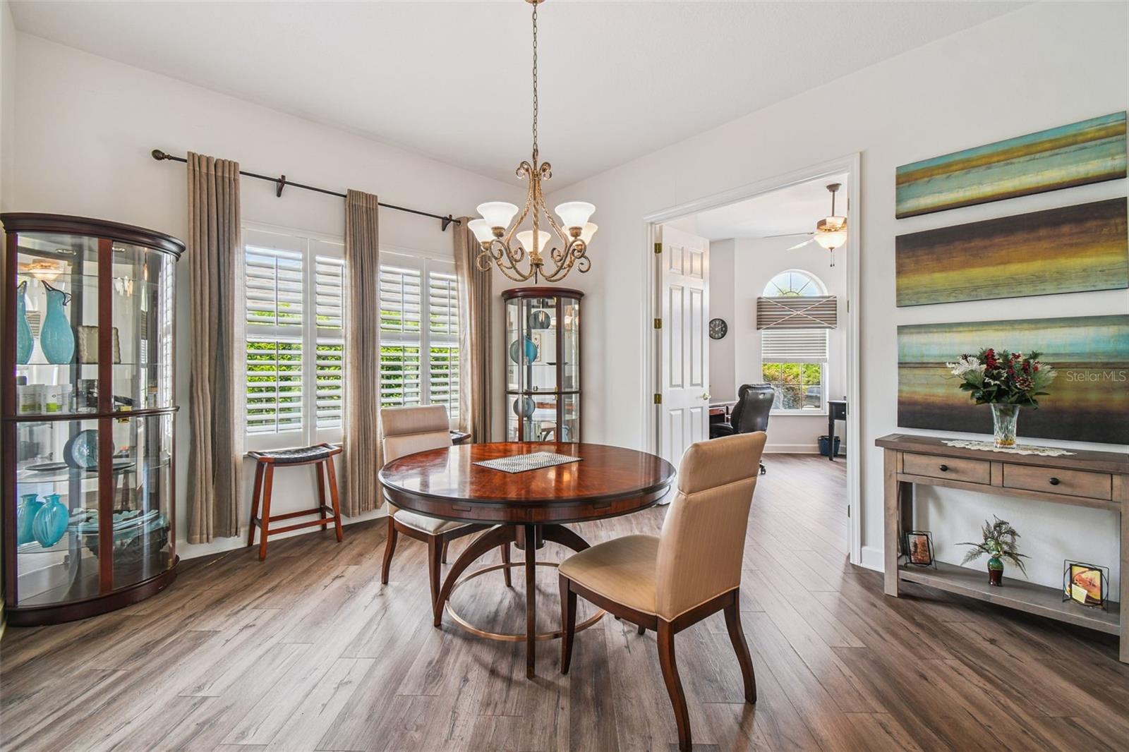 W7877730 Property Photo