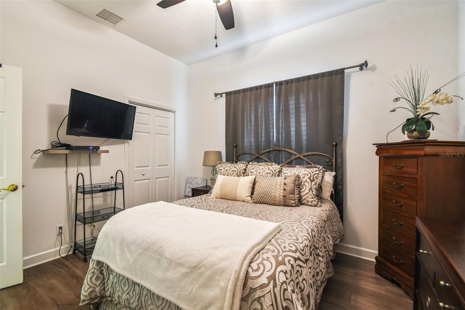 W7877730 Property Photo