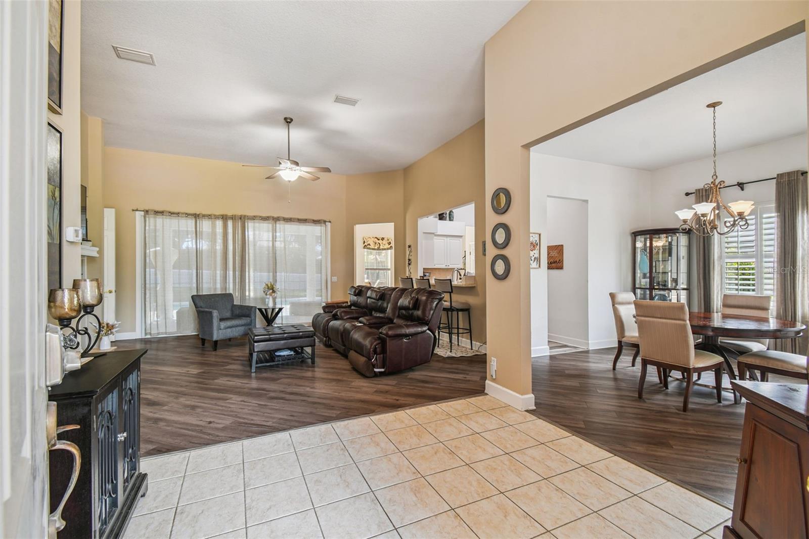W7877730 Property Photo