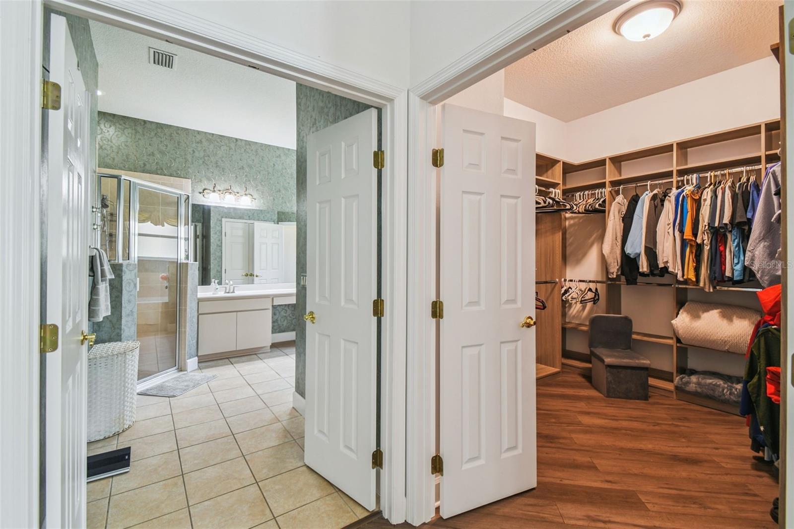 W7877730 Property Photo