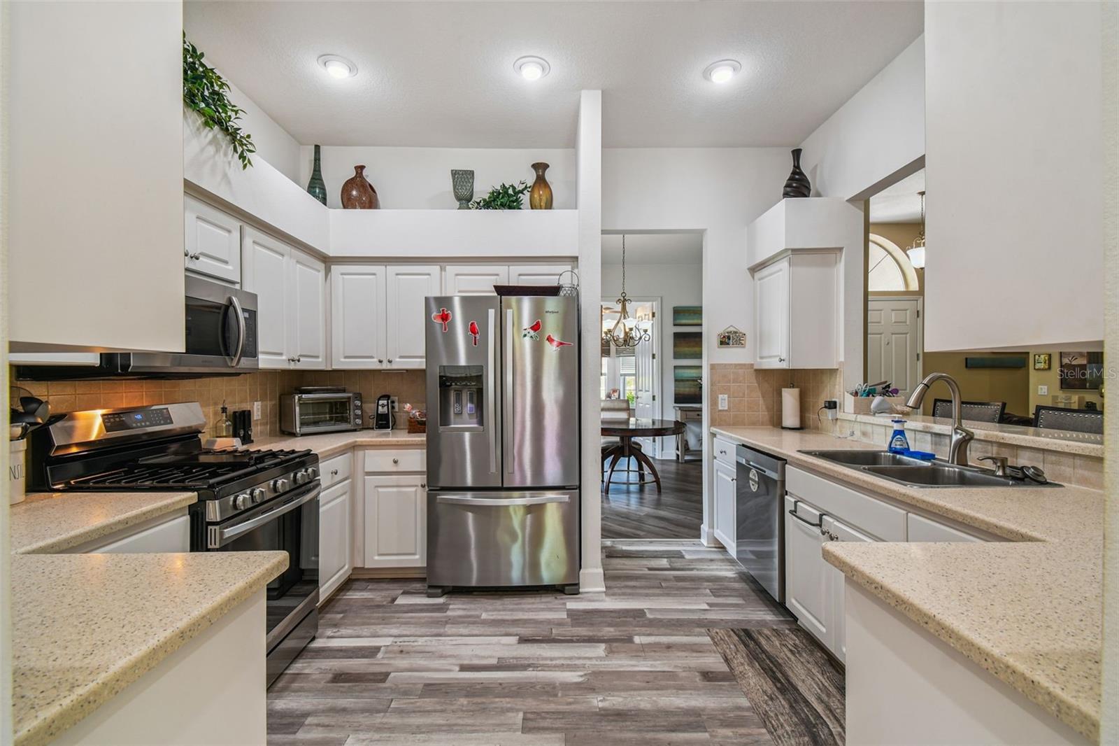 W7877730 Property Photo