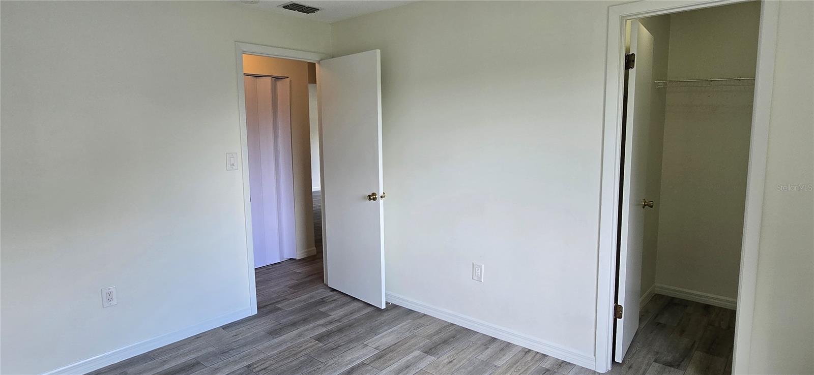 O6331473 Property Photo