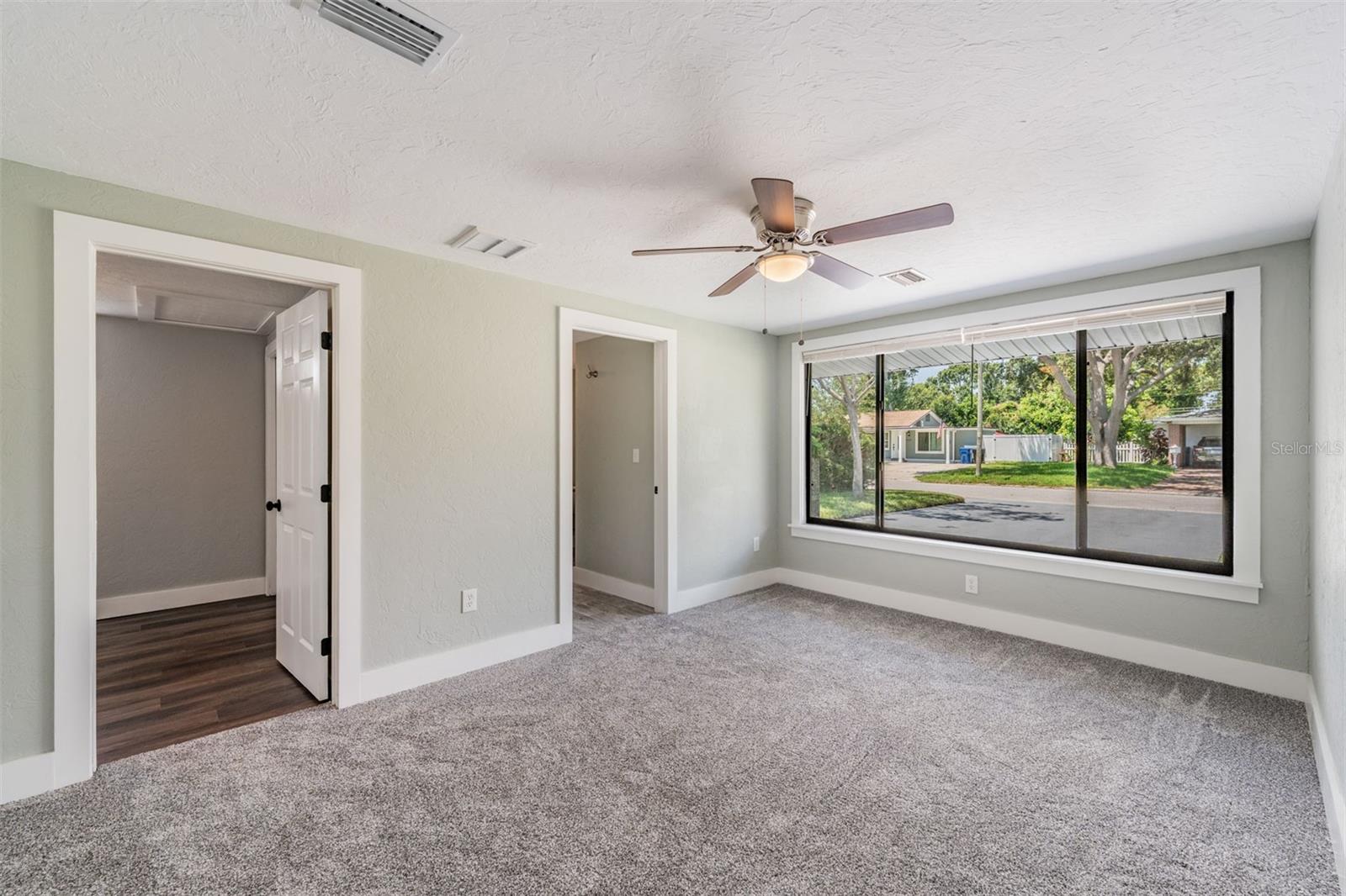 TB8412266 Property Photo