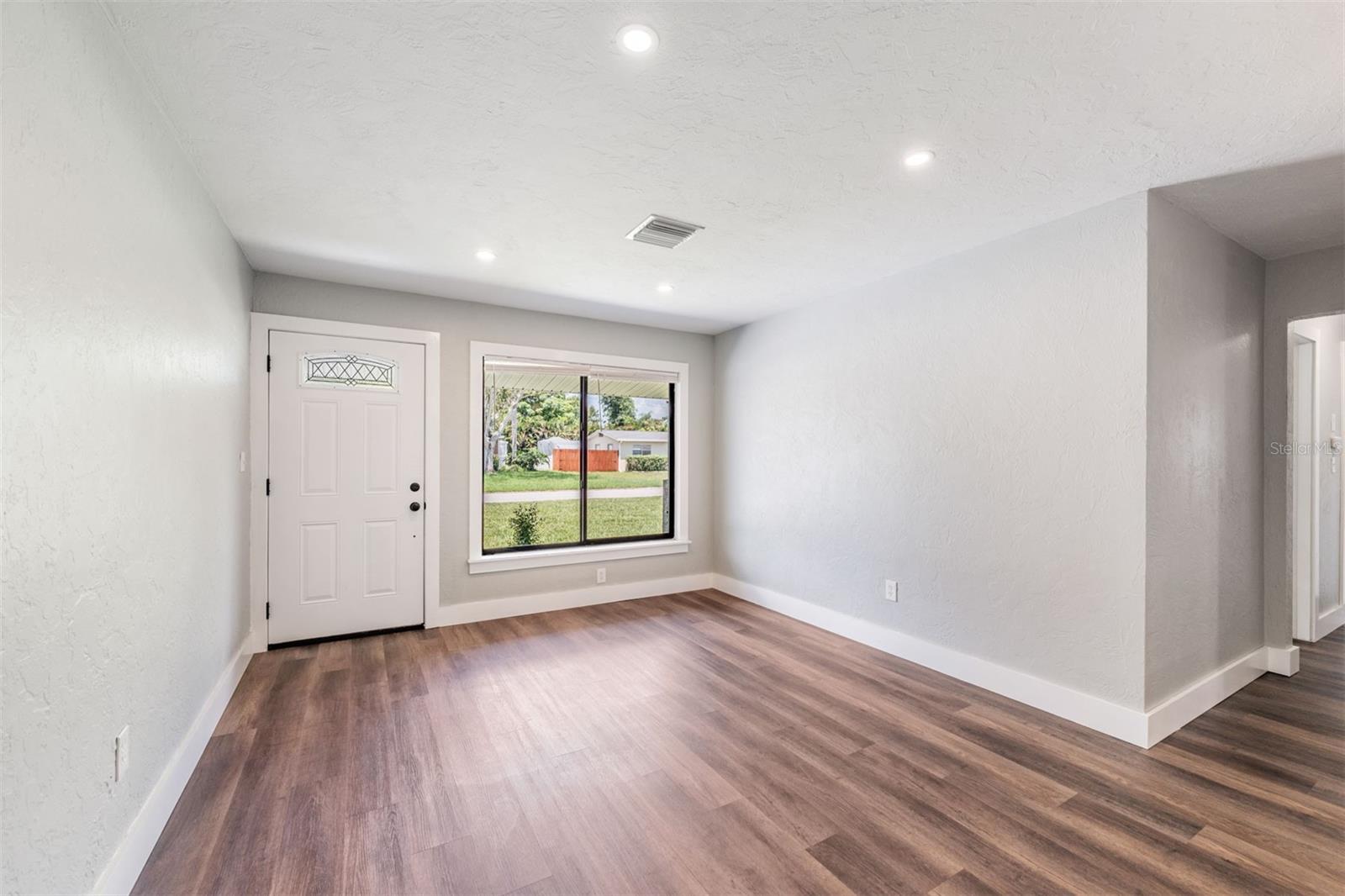 TB8412266 Property Photo