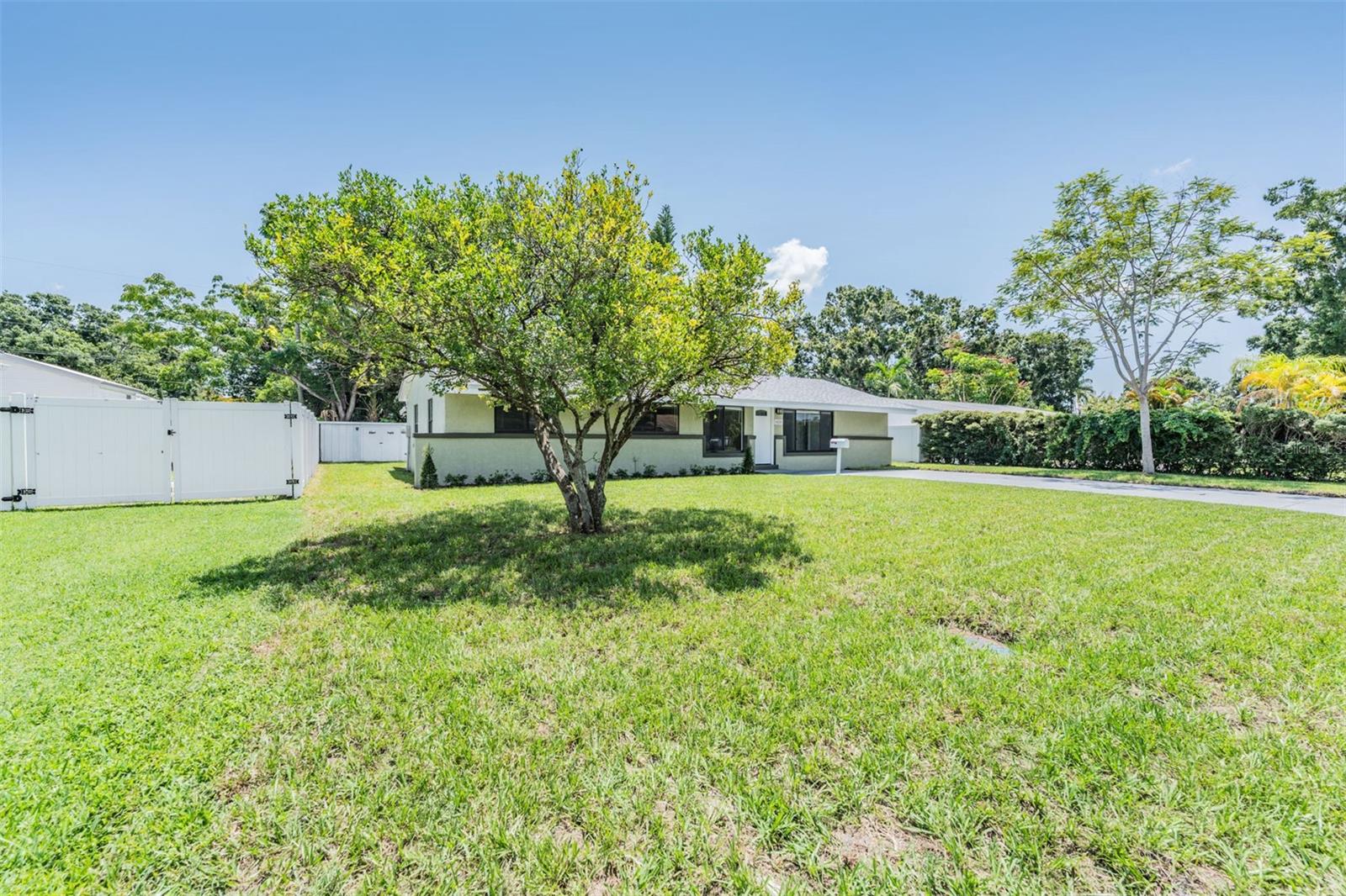 TB8412266 Property Photo