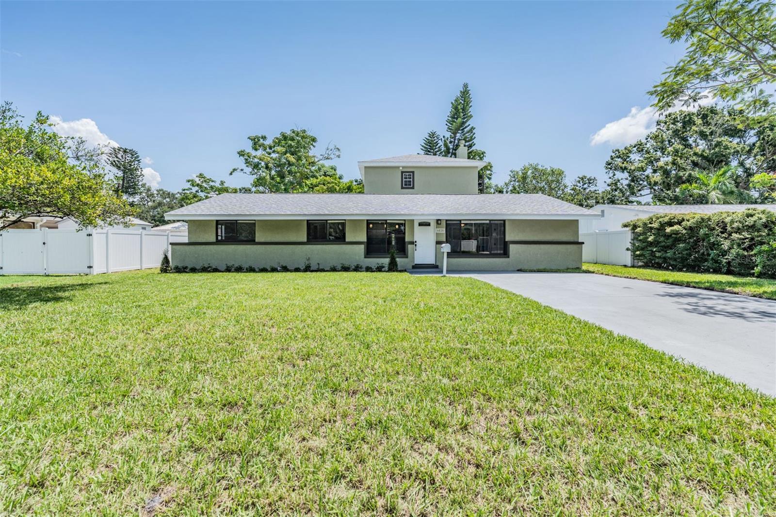 TB8412266 Property Photo