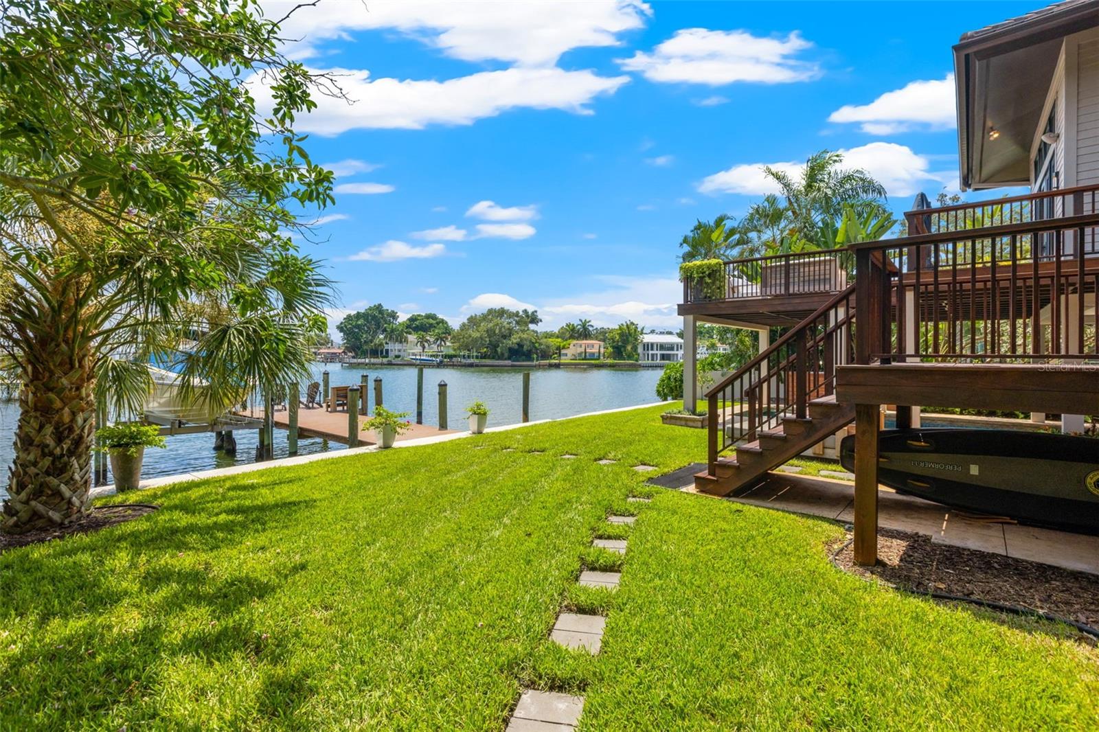 TB8412312 Property Photo