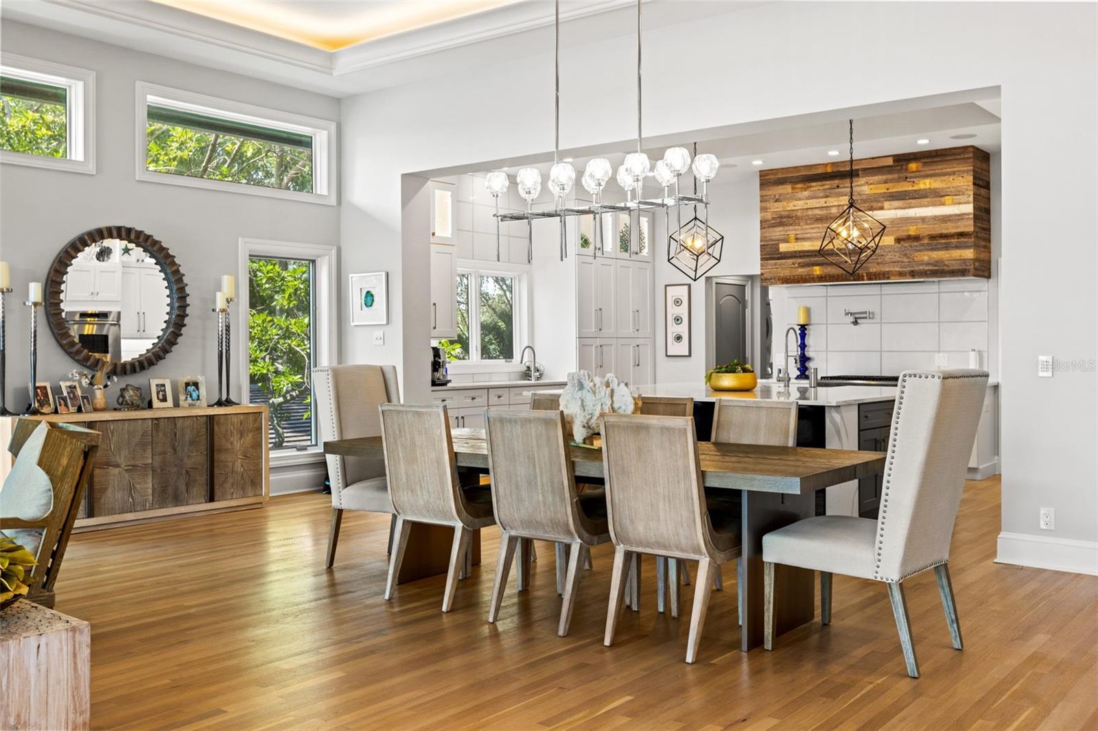 TB8412312 Property Photo