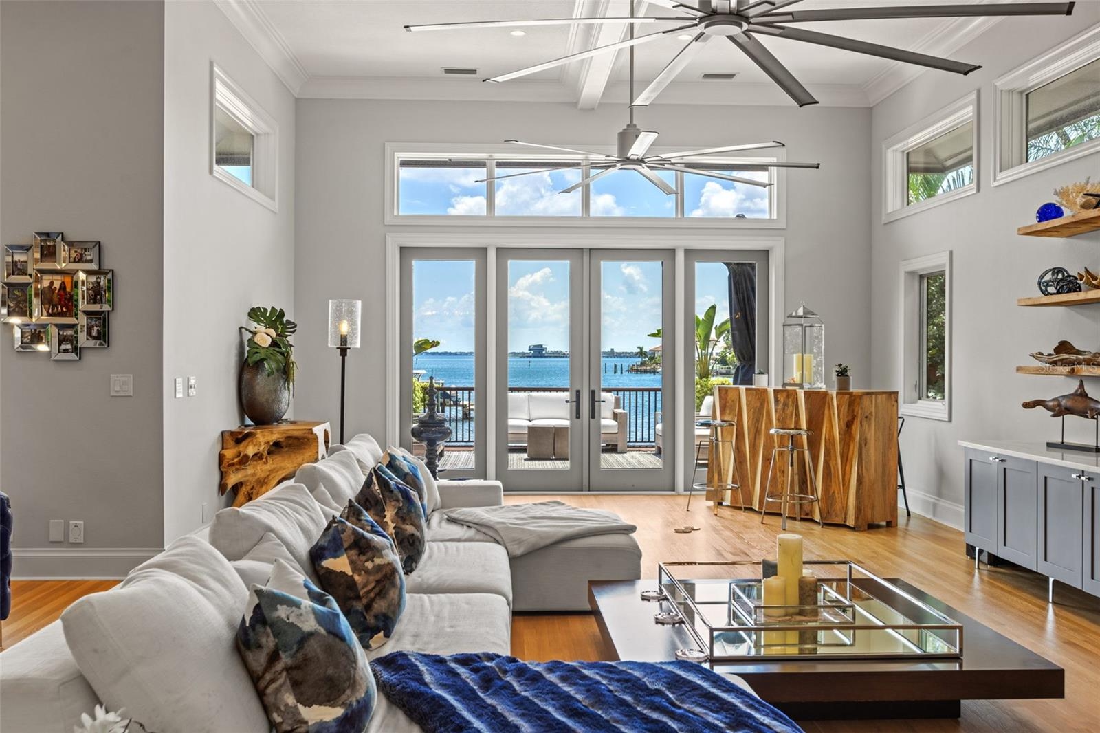 TB8412312 Property Photo