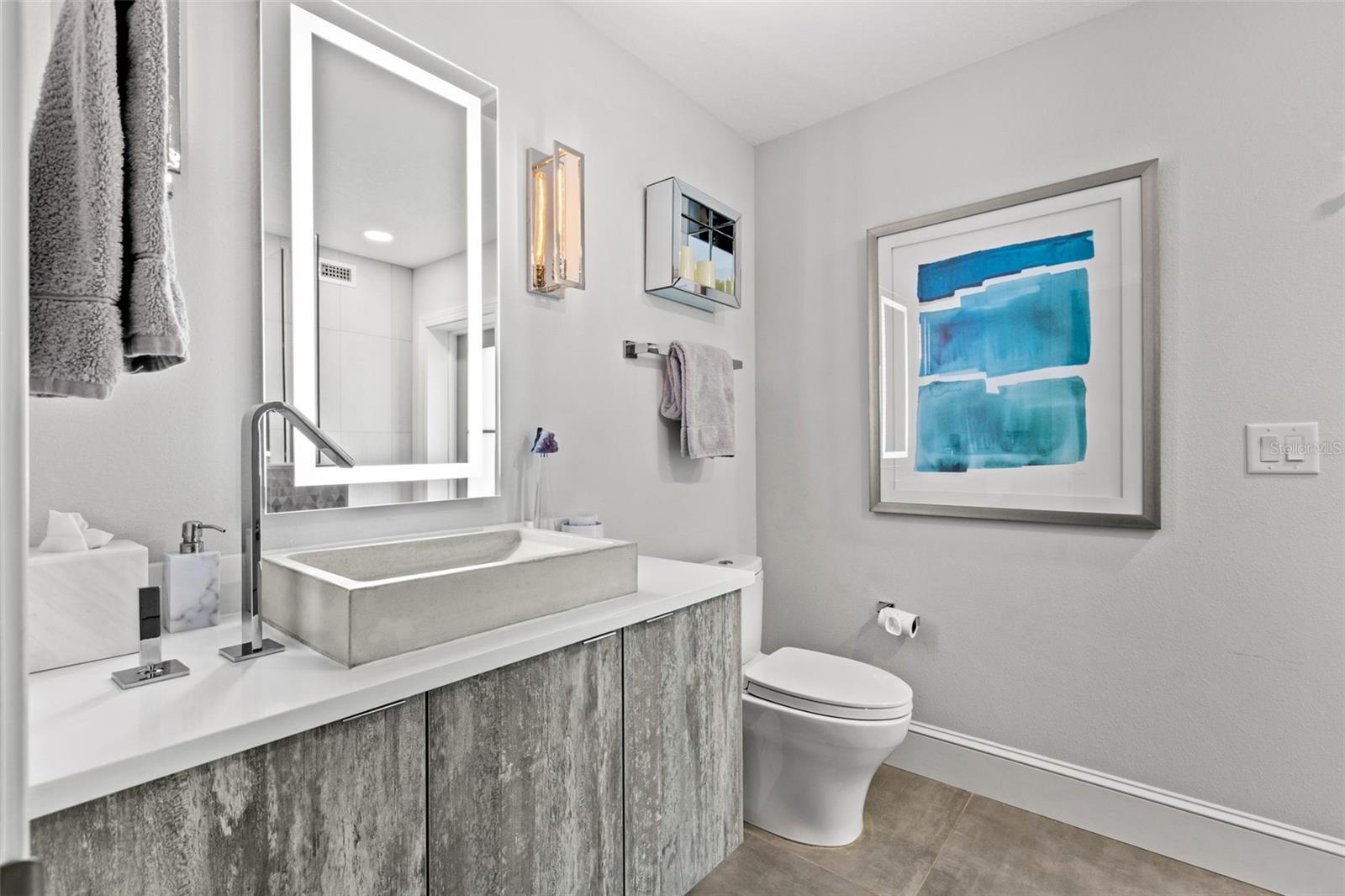 TB8412312 Property Photo