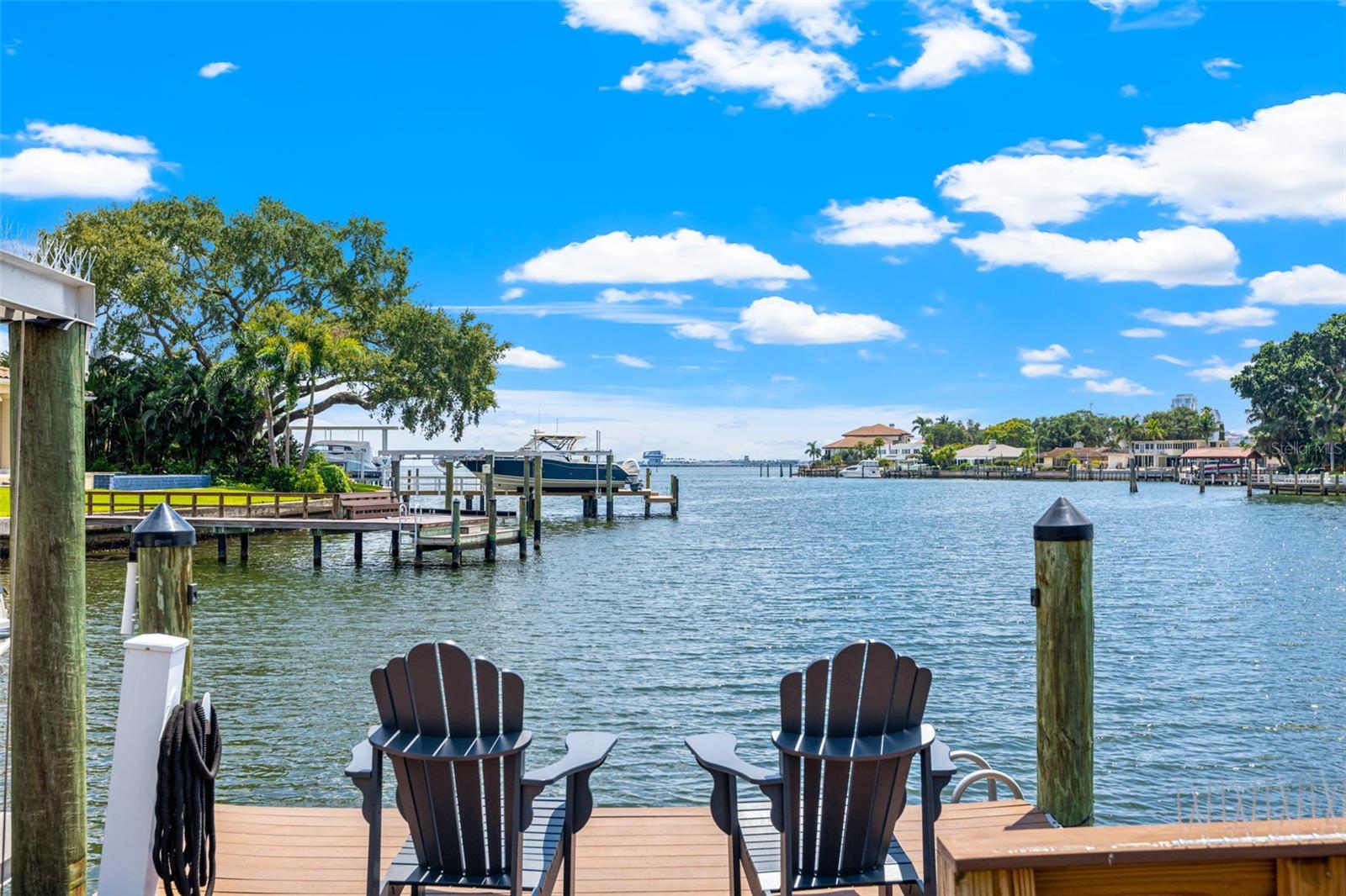 TB8412312 Property Photo