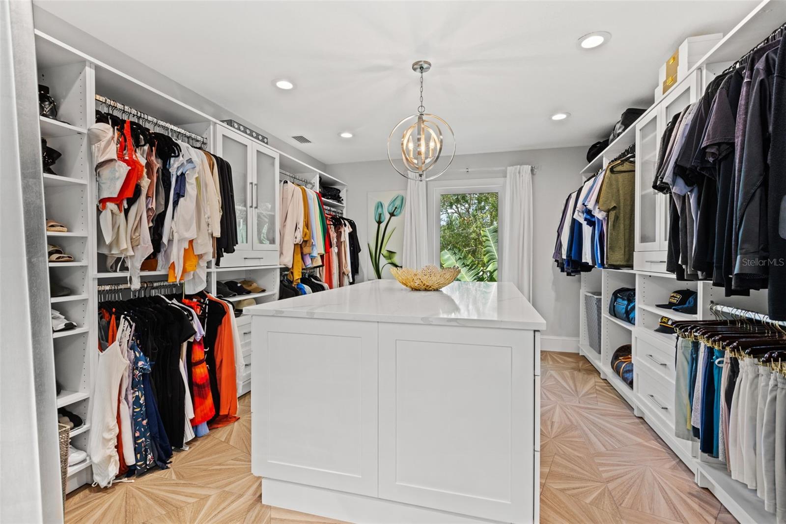 TB8412312 Property Photo