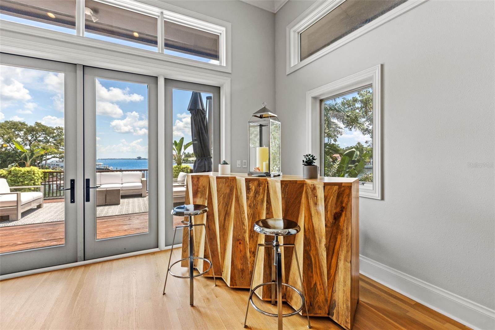 TB8412312 Property Photo