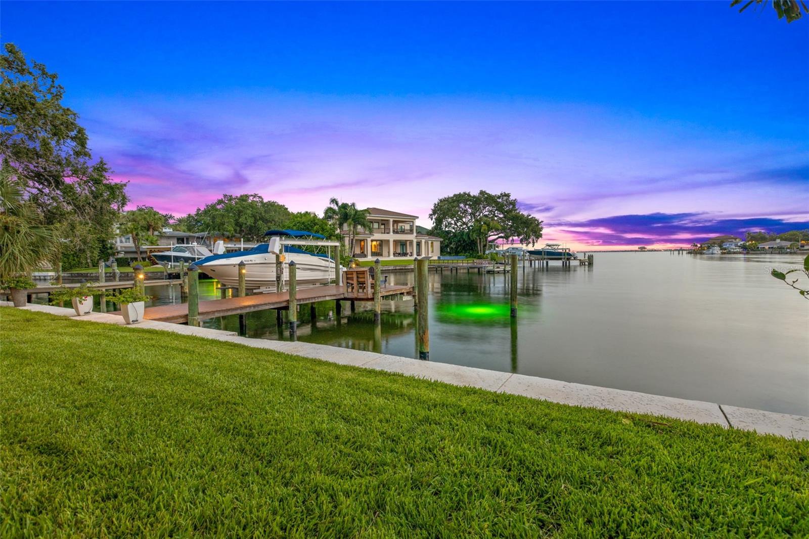 TB8412312 Property Photo