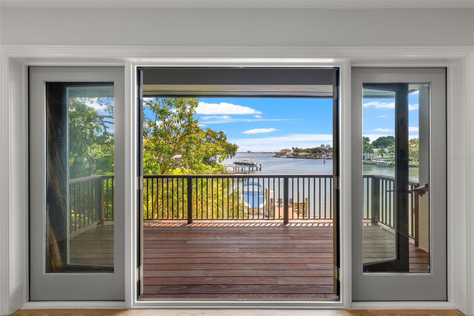 TB8412312 Property Photo