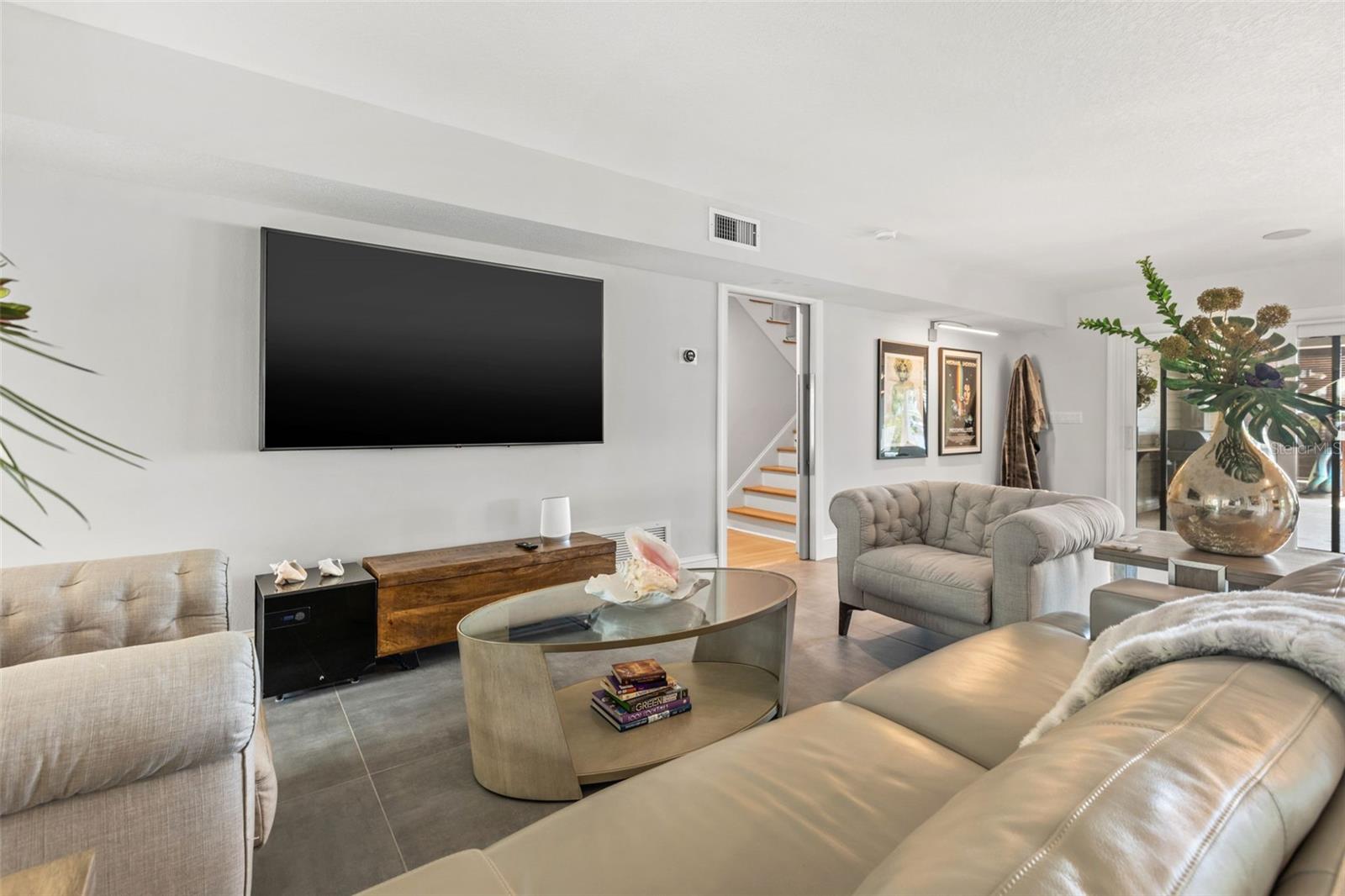 TB8412312 Property Photo