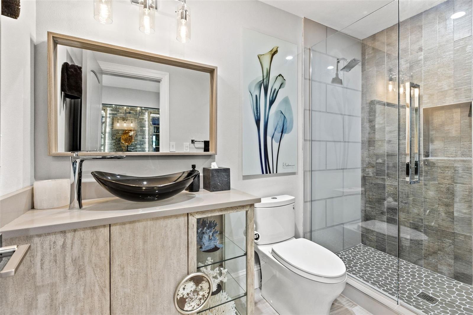 TB8412312 Property Photo