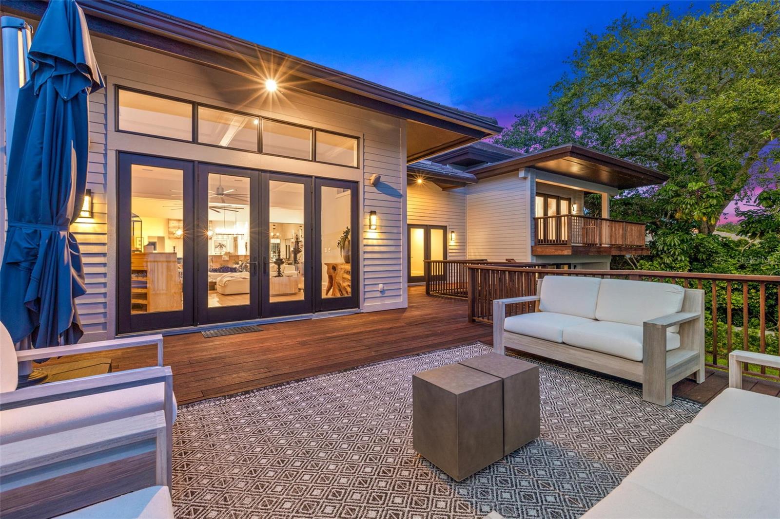 TB8412312 Property Photo