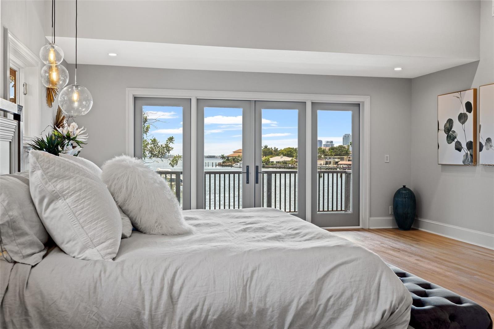 TB8412312 Property Photo