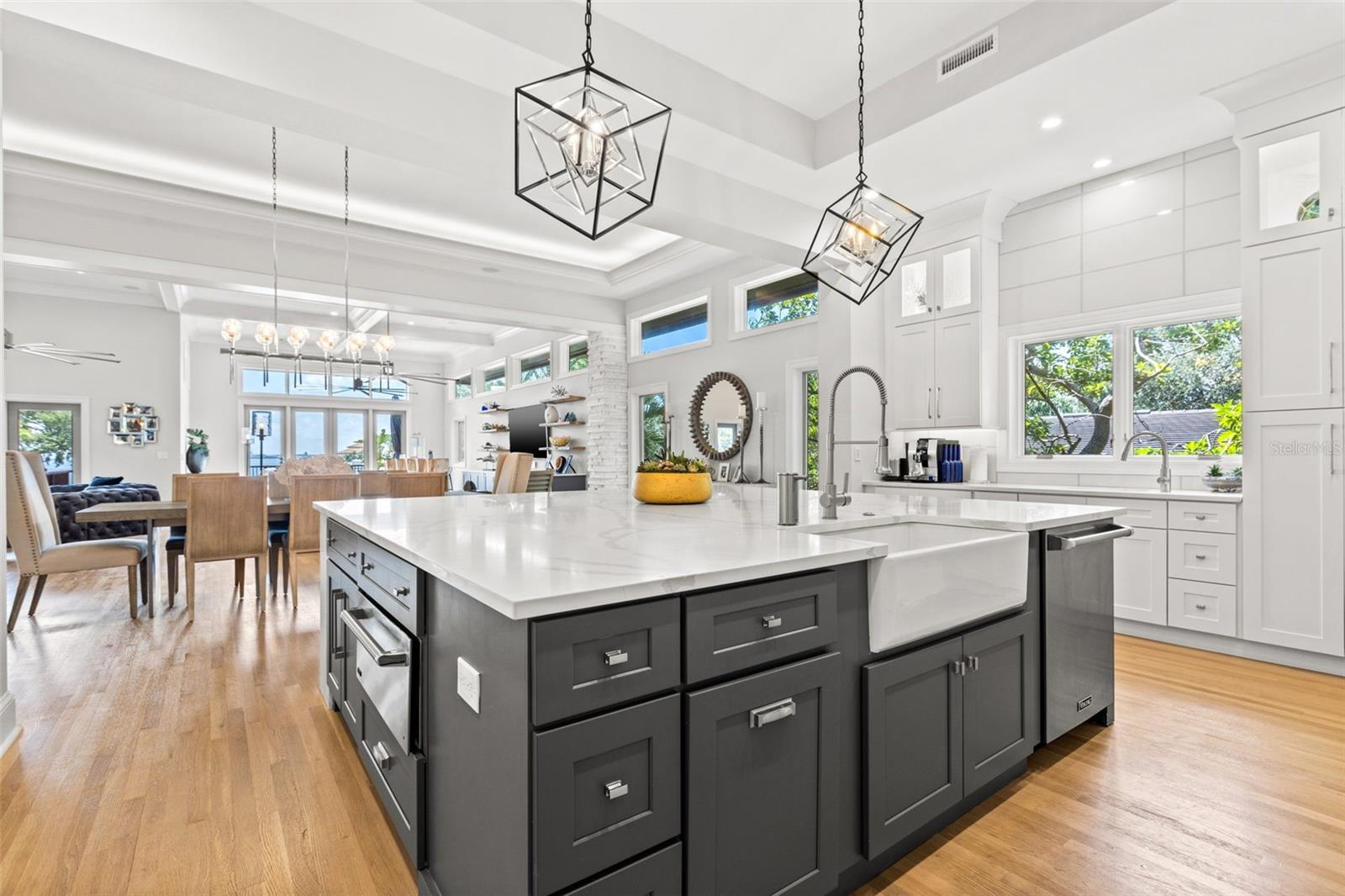 TB8412312 Property Photo