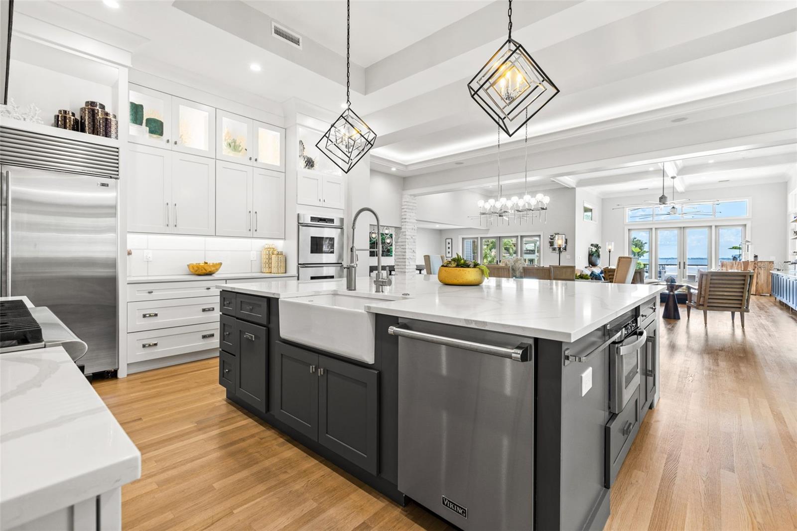 TB8412312 Property Photo