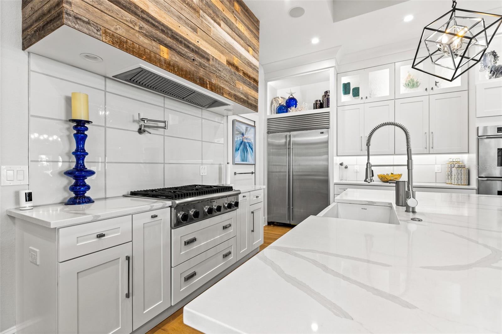 TB8412312 Property Photo